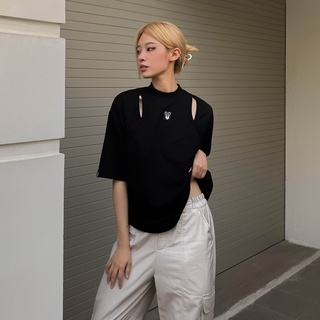 Áo Thun Cổ Cao Cut-Out BunnyHill SSBL01