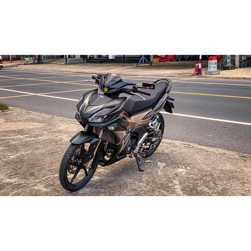 Tem rời Winner X V3 dán cho xe màu đen đồng