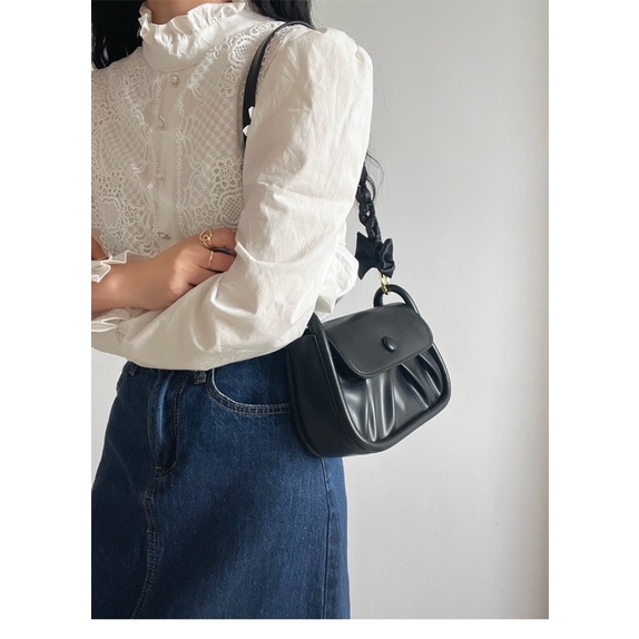 Túi đeo chéo nữ da nhúm khoá cúc dây đeo kèm khăn Zulias