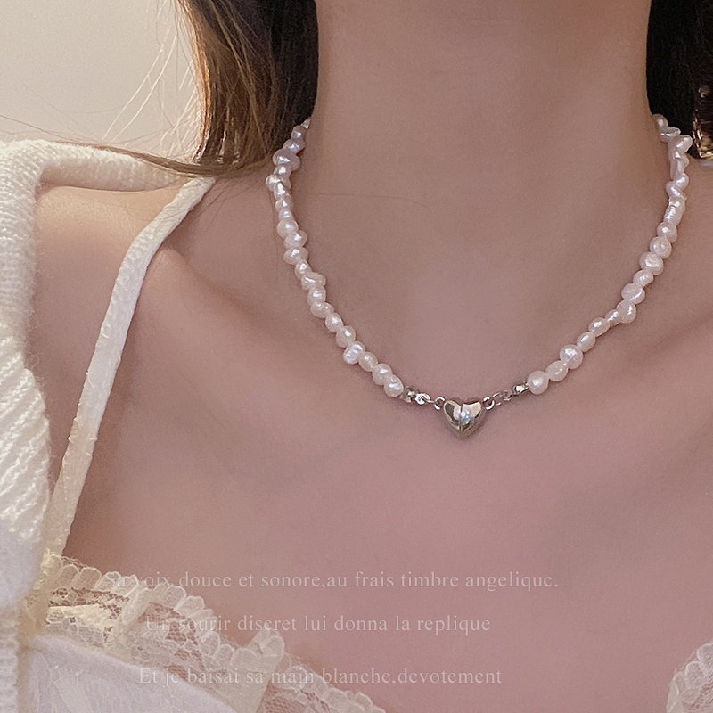 Vòng Cổ Choker Mặt Trái Tim Từ Tính Đính Hạt Ngọc Trai Cổ Điển Cho Nữ