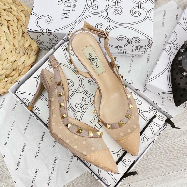 giày nữ viền đinh vltn lưới chấm bi mũi nhọn cao gót 7 cm - giày sandal bít mũi màu kem BCT