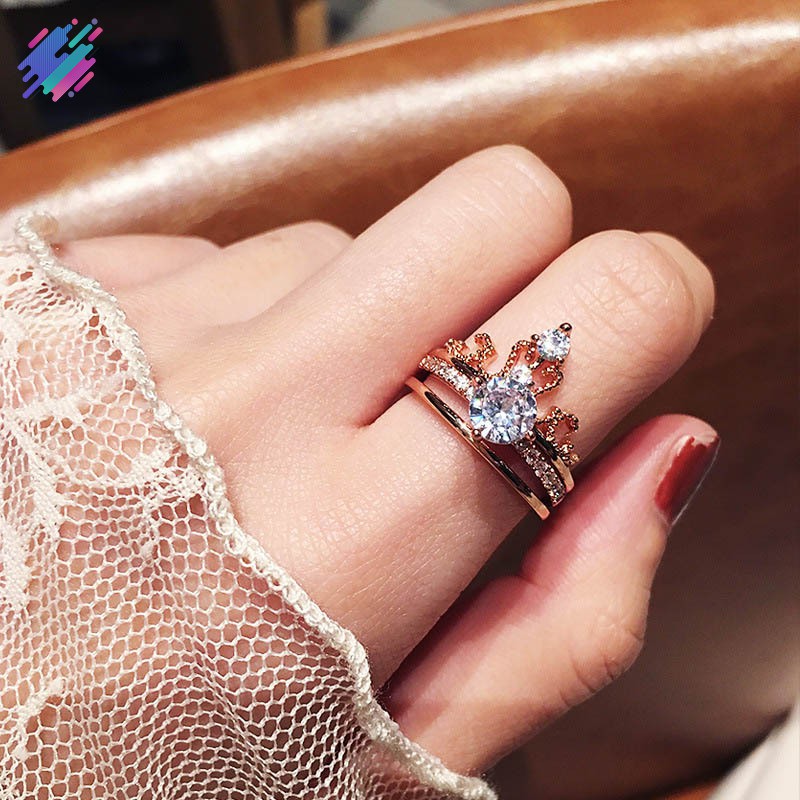 Khuyên tai hình vương miện thời trang đáng yêu cho bạn nữ