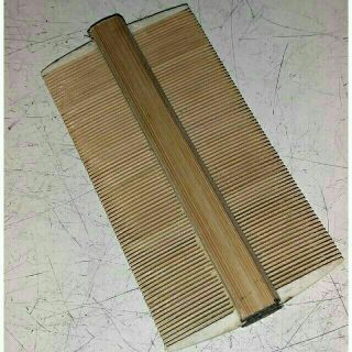 LƯỢC CHẢI CHẤY BẰNG GỖ