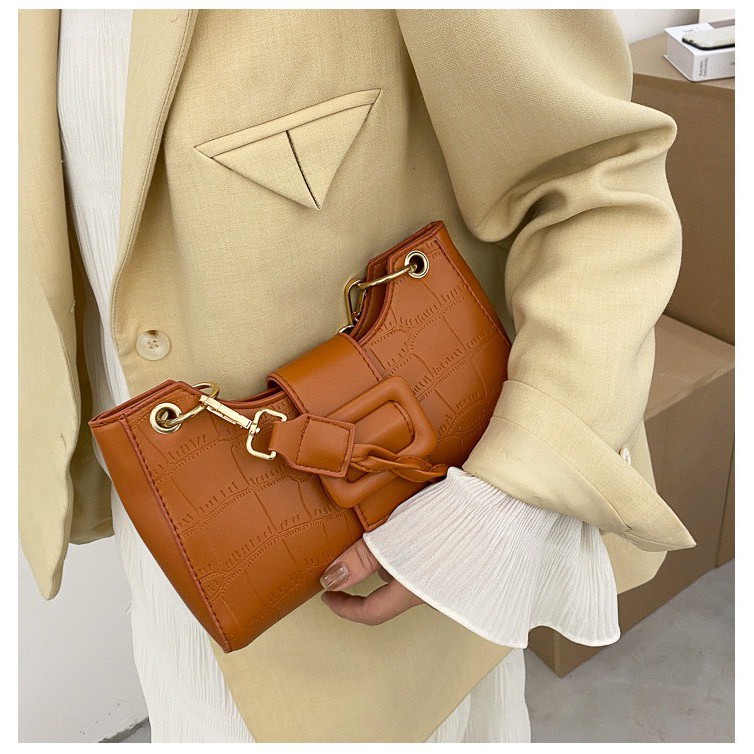 Túi Xách Nữ ❤️FREESHIP❤️ Túi Xách dáng dài kẹp nách dây đan chéo phối móc cài điệu đà xinh xắn mã 2097 | BigBuy360 - bigbuy360.vn