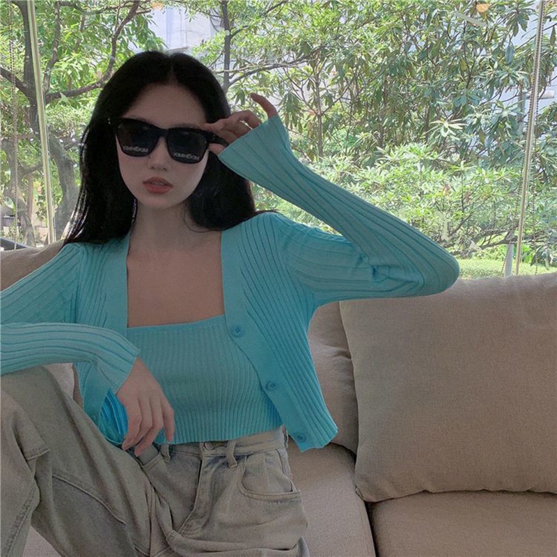 Áo croptop hai mảnh tay dài phong cách phương Tây