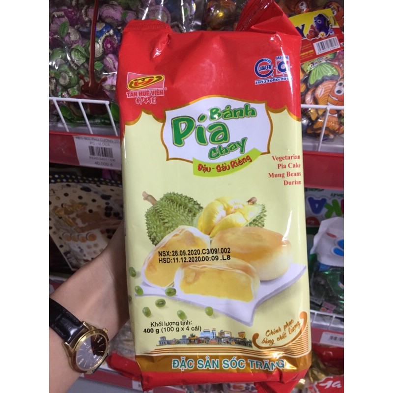 BÁNH PÍA CHAY TÂN HUÊ VIÊN NHÂN ĐẬU XANH - SẦU RIÊNG ( gói 400gr/4 cái )