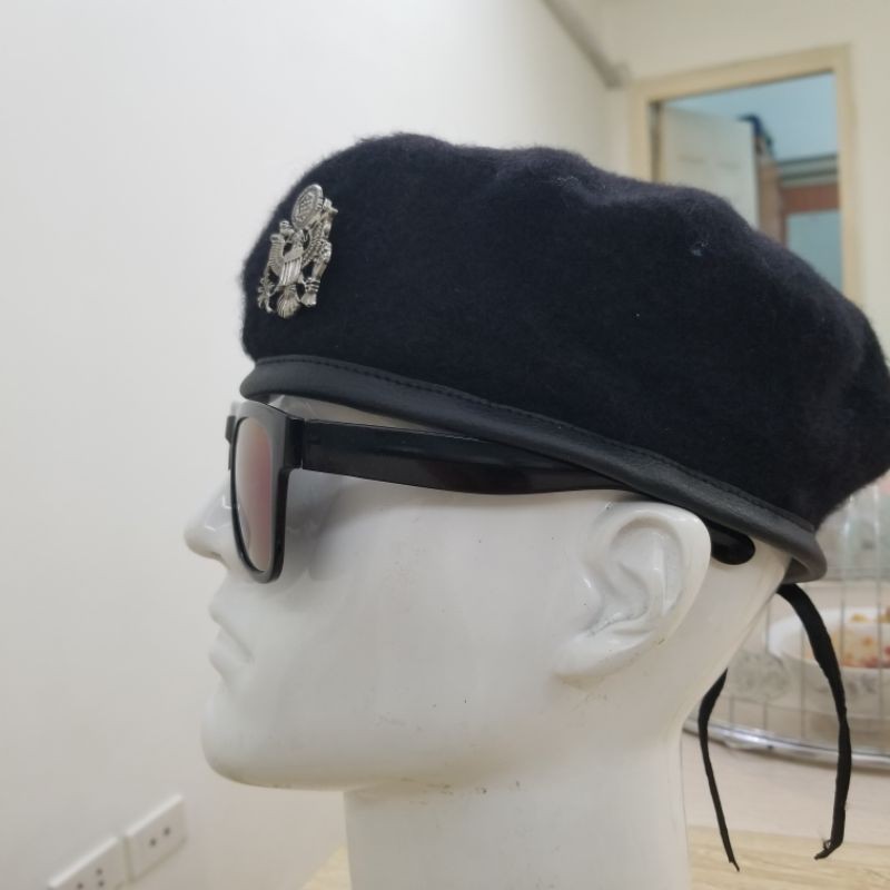 Mũ nồi nón beret phong cách mỹ logo kim loại