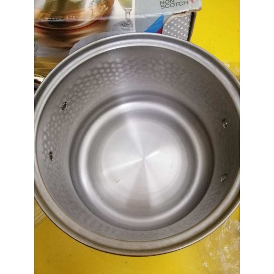 Nồi nhôm nội địa Nhật (kèm muỗng), size 18cm, cao 12cm (mã 891KT), Không dùng từ