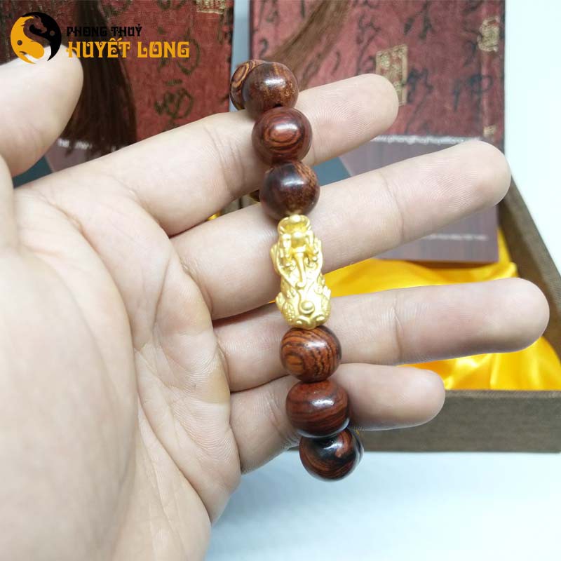 Vòng Gỗ Sưa Đỏ Mix Tỳ Hưu Bạc Xi Vàng, Vòng Tay Phong Thủy Cầu Bình An - May Mắn - Tài Lộc