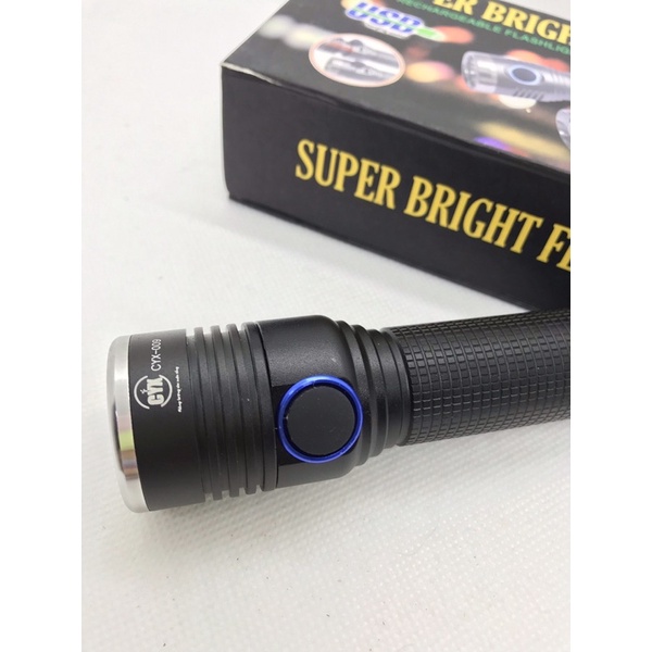 Đèn pin siêu sáng CYX-009 USB ( Super Bright Flashlight) thiết kế nhỏ gọn, vừa lòng bàn tay, cổng sạc USB tiện lợi.