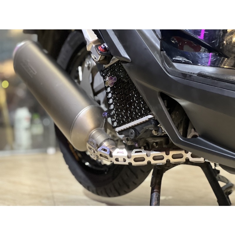 Ốp cổ bô Inox dành cho Vespa Sprint, Vespa GTS, SH, Vario125, Vario160