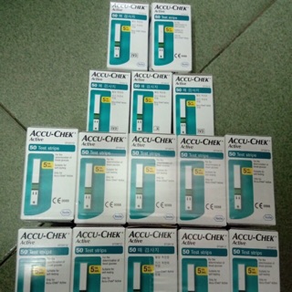 Que thử đường huyết Accu-check Active 50 ( date 2/2023 )