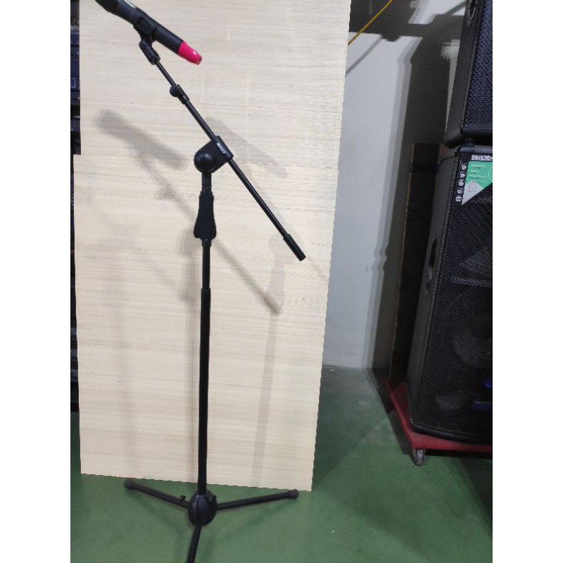 Chân micro phòng thu