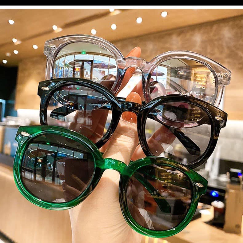 Kính râm tráng gương cho bé