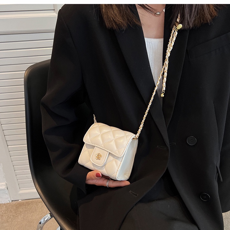 Túi đeo vai IELGY dáng hộp vuông họa tiết hình thoi phối dây xích thời trang cho nữ