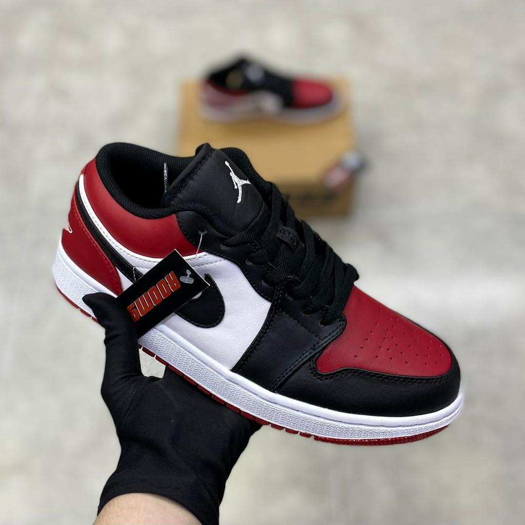 Giày thể thao sneaker  Air Jordan 1 Low ‘Bred Toe’