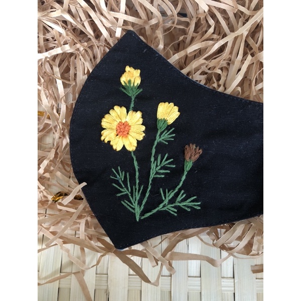Khẩu trang thêu handmade