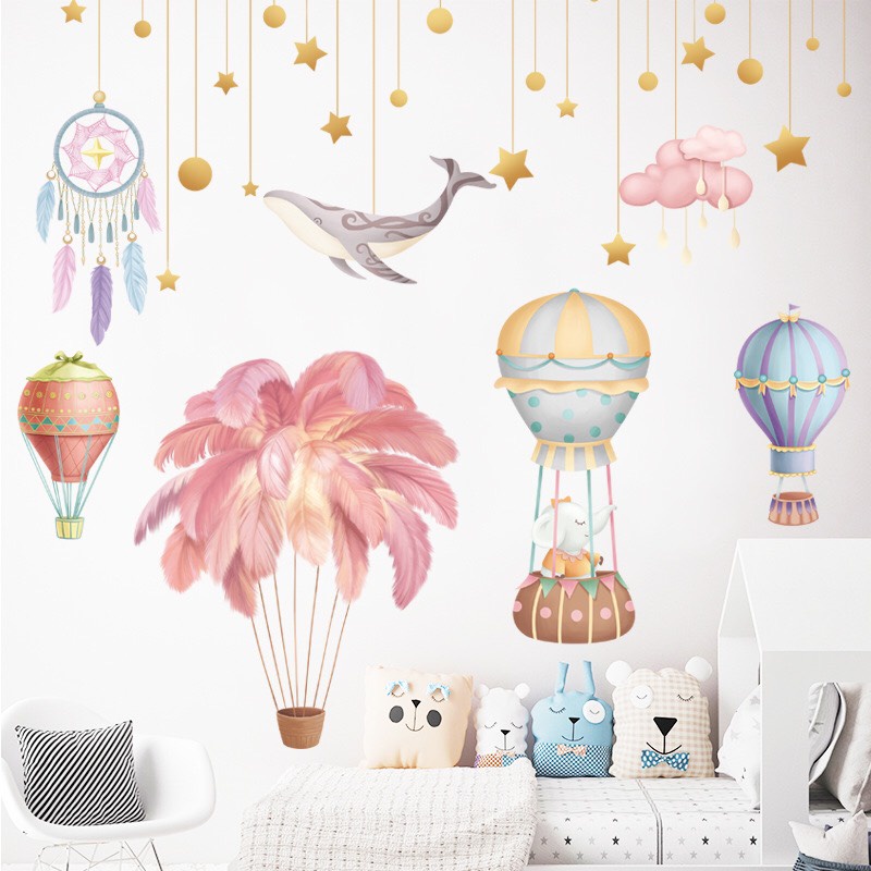 Decal trang trí tường - Rèm dây cá voi chuông gió và những khinh khí cầu