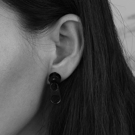 Khuyên tai họa tiết khóa kéo thời trang cho nữ