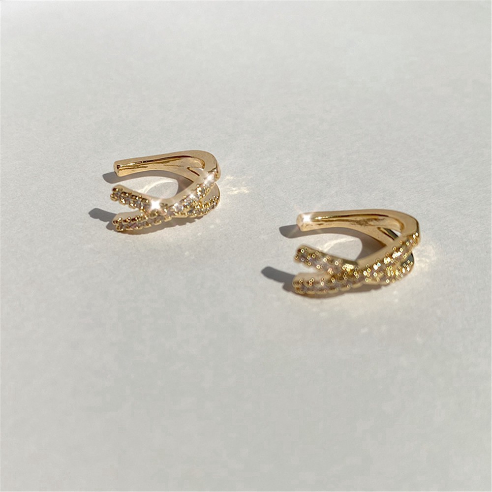 Hoa tai chữ U đính đá nhân tạo sành điệu dành cho nữ