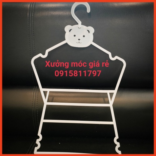 MÓC BỘ TRẺ EM SIZE TRUNG (4-7 tuổi) BẰNG NHỰA CAO CẤP IN HÌNH MẶT GẤU, móc bộ màu trắng có đầu móc xoay 360 độ