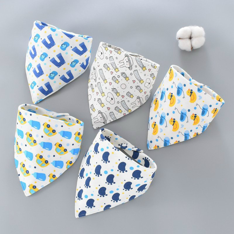 Set 5 yếm tam giác giữ ấm cổ cho bé được làm từ cotton, có cúc bấm rất tiện lợi