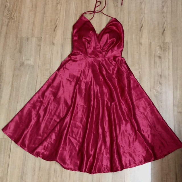 Đầm tiệc sexy cổ yếm có sẵn đệm ngực size s