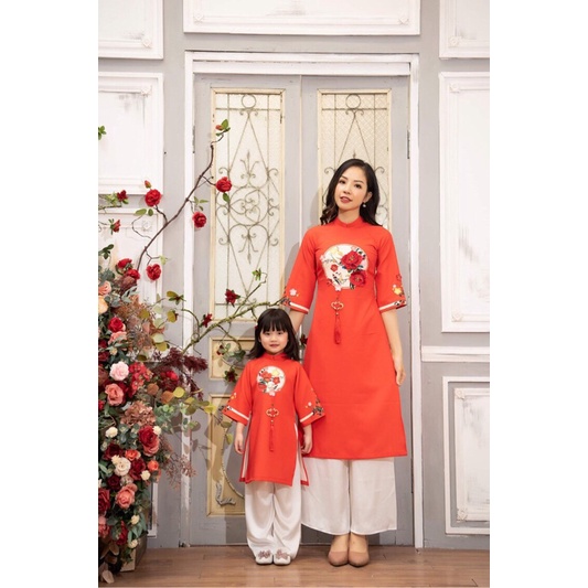 Áo dài đôi cho mẹ và bé gái