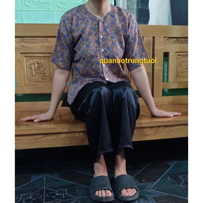Bộ áo bà ba vải đũi hoa quần lụa đen cho bà già