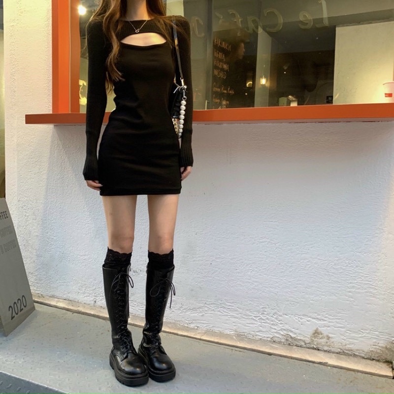 ĐẦM ĐEN KHOÉT NGỰC DÂY KÉO XẺ BÊN