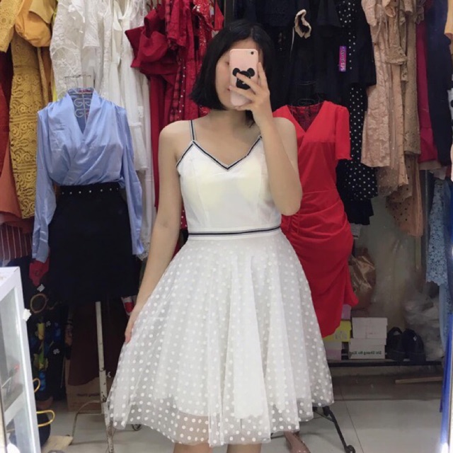 Váy ren hàng thiết kế