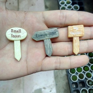 Phụ kiện trang trí tiểu cảnh: biển hiệu (2 cái)