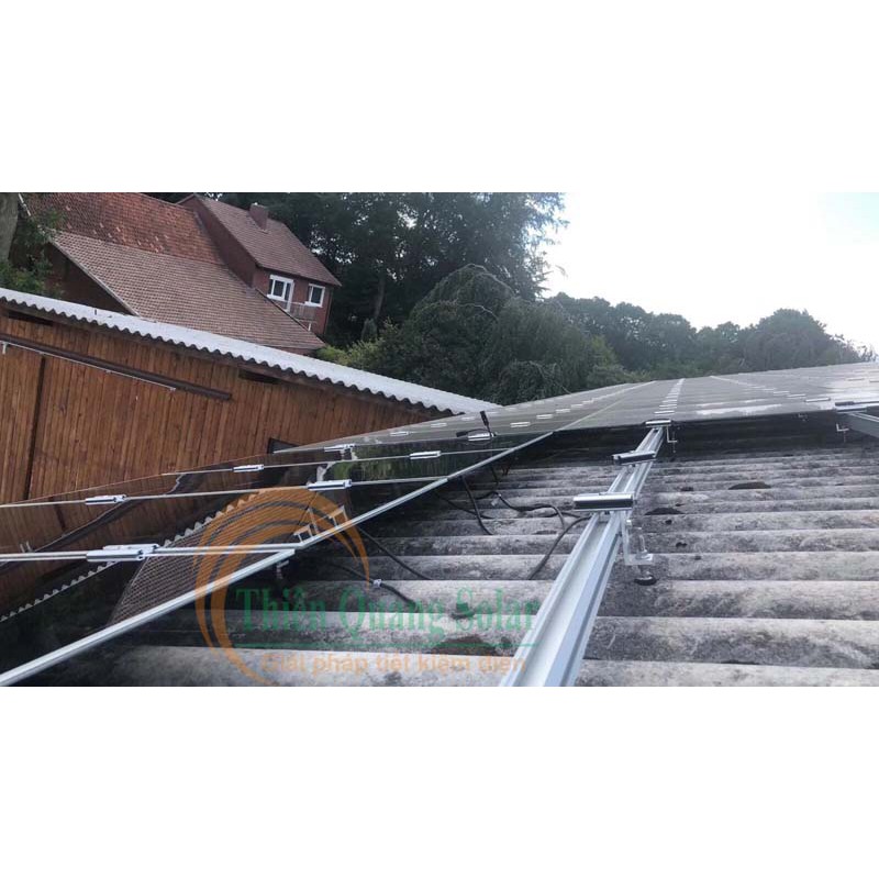 Kẹp giữa tấm pin 2 mặt kính solar