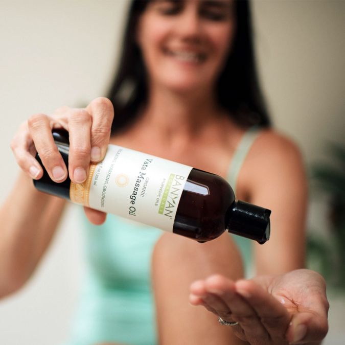 Vata Massage Oil - Dầu xoa bóp Vata Bôi trơn và hỗ trợ hệ thống vata