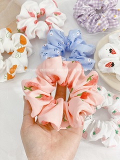 Scrunchies , dây buộc tóc , cột tóc , vòng tay