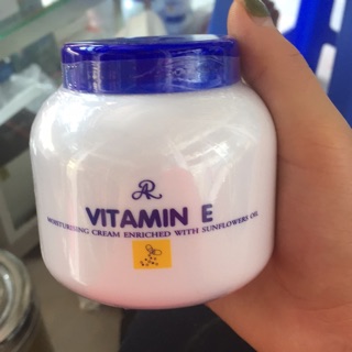 Kem duong ẩm Vitamin E thái lan