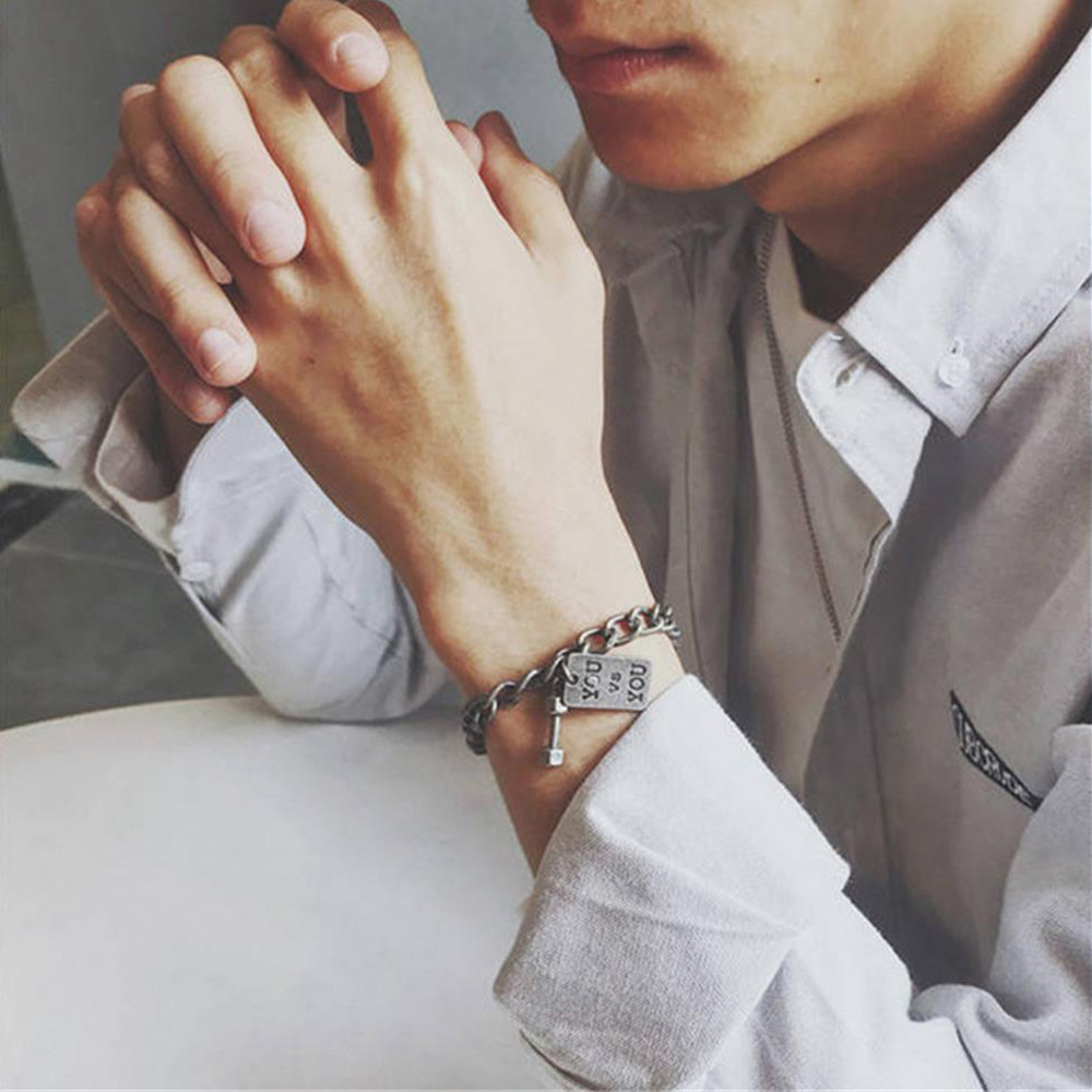 Vòng tay thiết kế đơn giản thời trang cá tính cho nam và nữ
