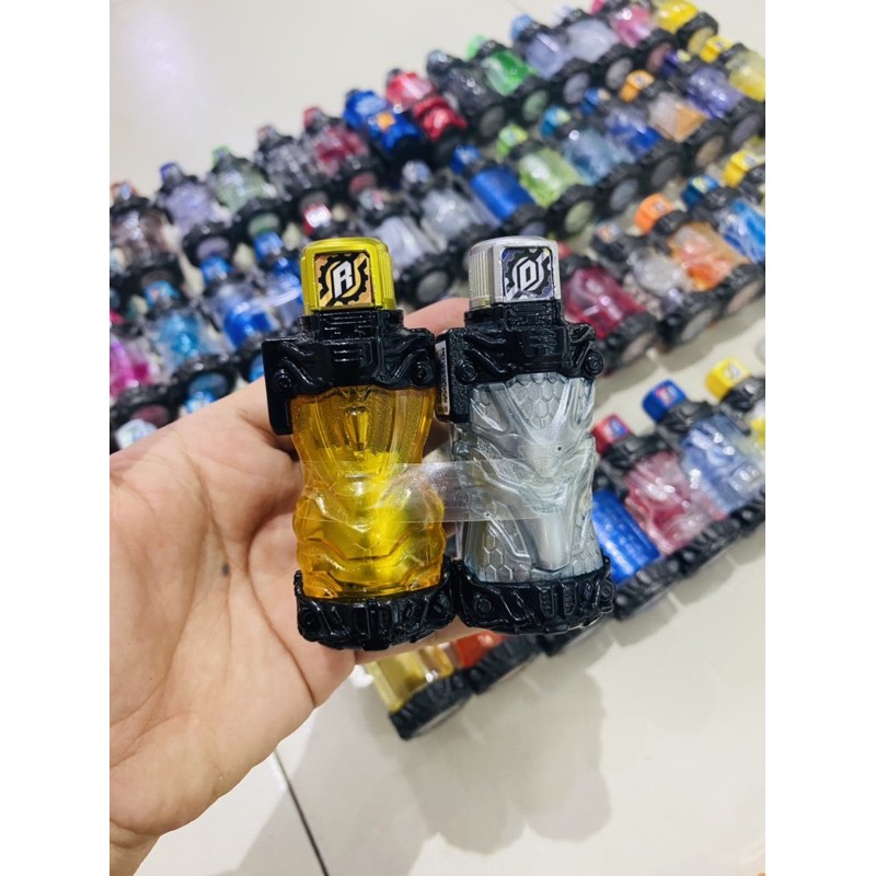Đồ chơi siêu nhân Special bottle Gold Rabbit & Siliver dragon Bottle Dx