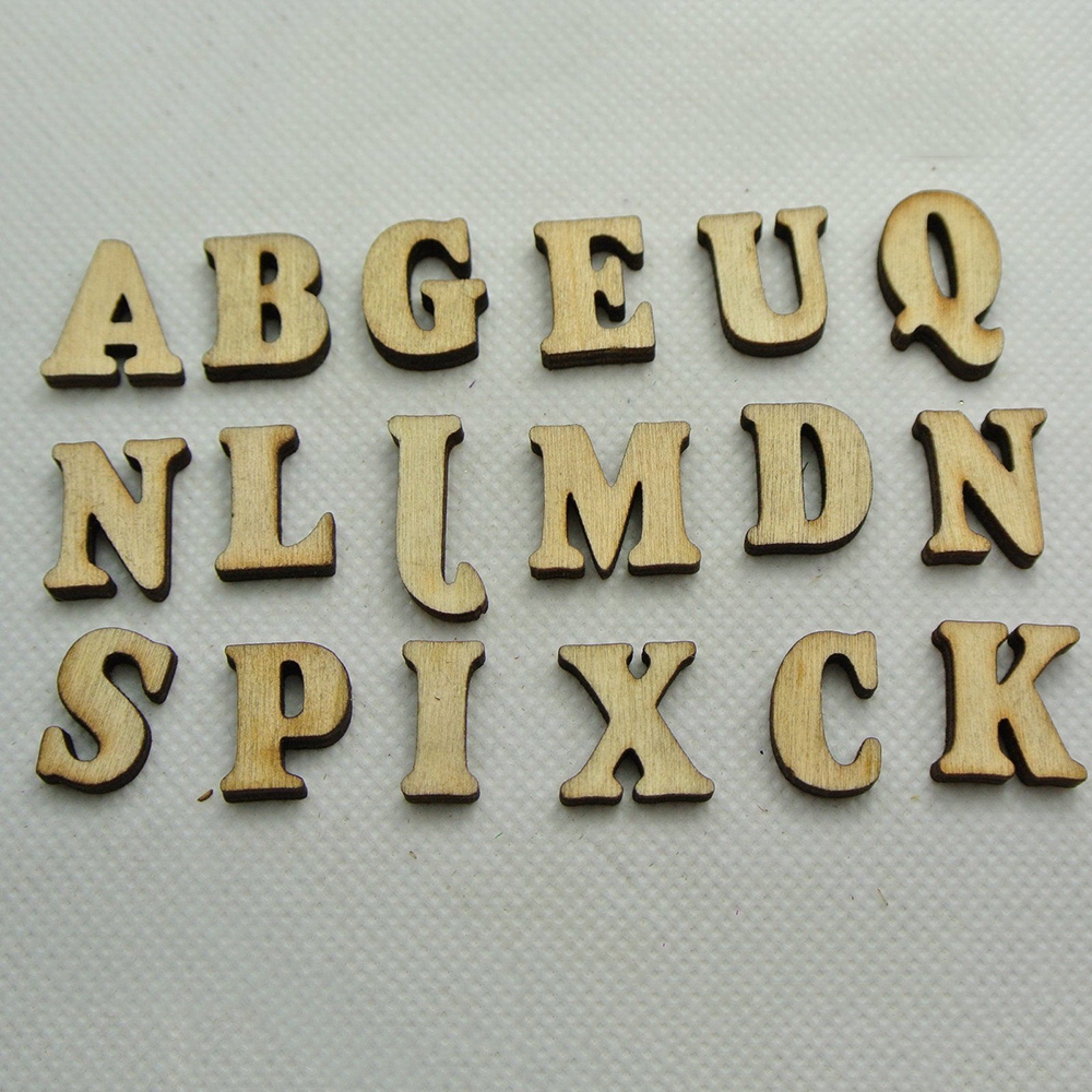 100 miếng gỗ hình chữ cái dùng để trang trí