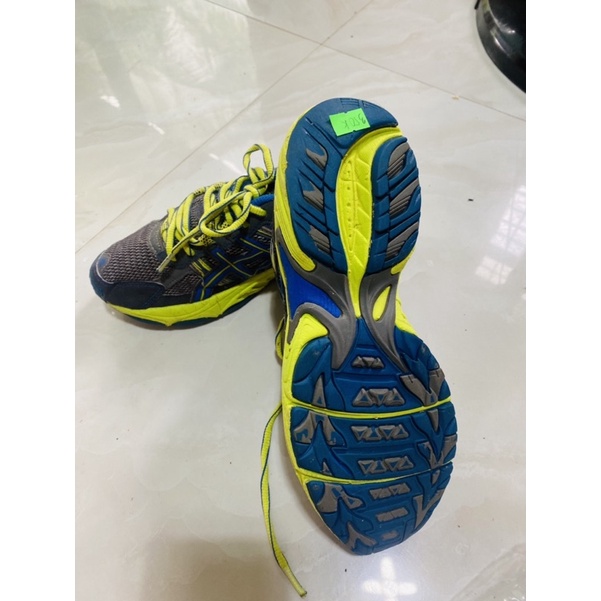 Giày thể thao hiệu si