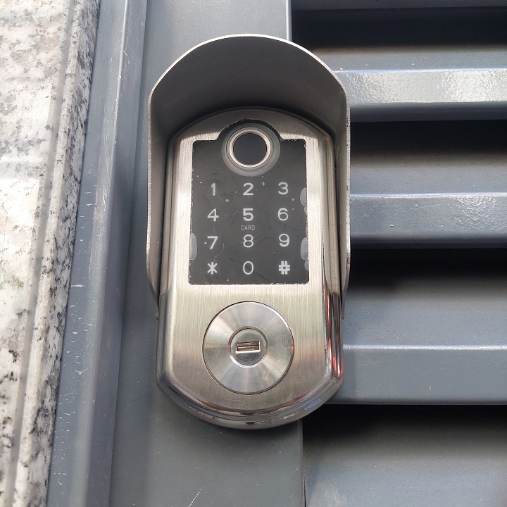 Khóa cổng 2 mặt vân tay Inox nguyên khối lắp ngoài trời VR-1300B