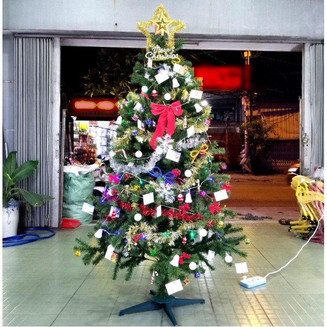 Cây thông cao 2.1m kèm đầy đủ 220 phụ kiện trang trí