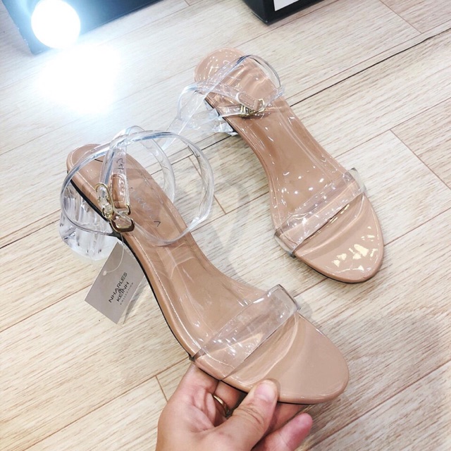 sandal quai trong