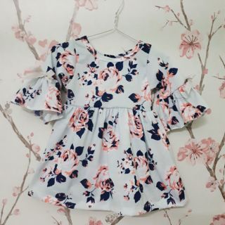 Đầm xòe tay nơ