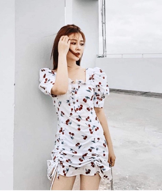 Đầm trắng france dress hoạ tiết cherry thiết kế độc lạ cột nơ lung và rút dây ở phần chân váy | BigBuy360 - bigbuy360.vn