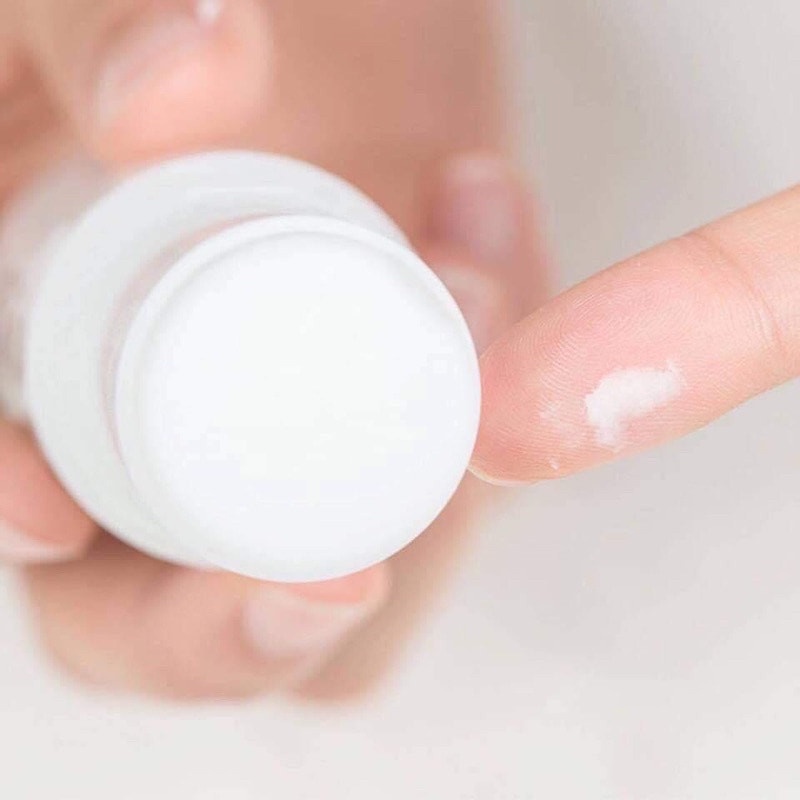 Lăn Đá Khoáng Khử Mùi Ngăn Mồ Hôi Squeeze Magic Deodorant Stick Nhật Bản 19g