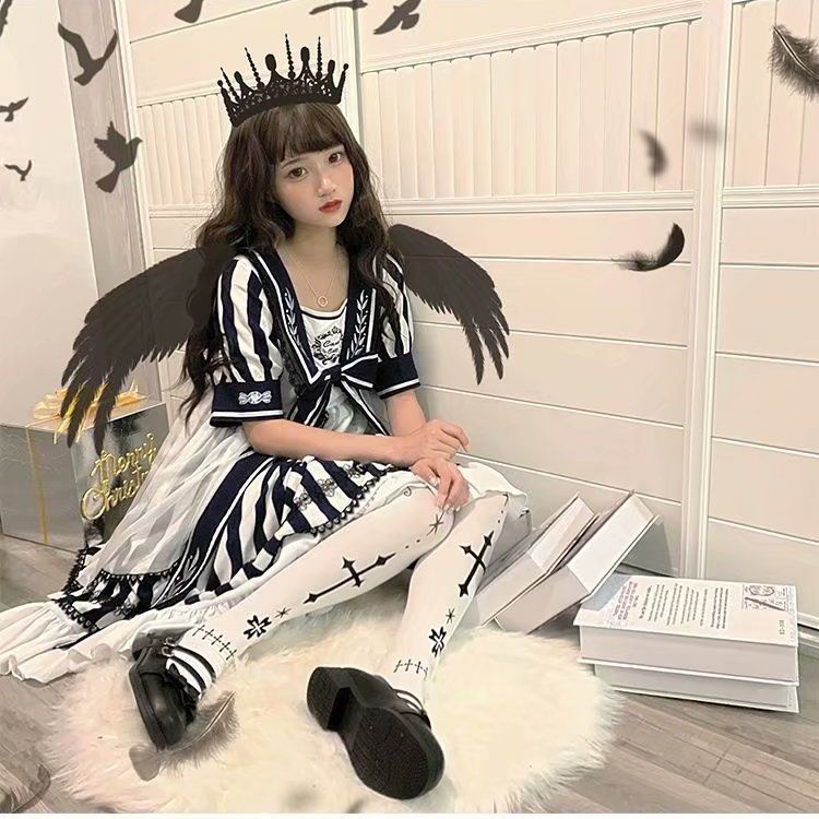 Tất dài qua gối phong cách Lolita Nhật Bản