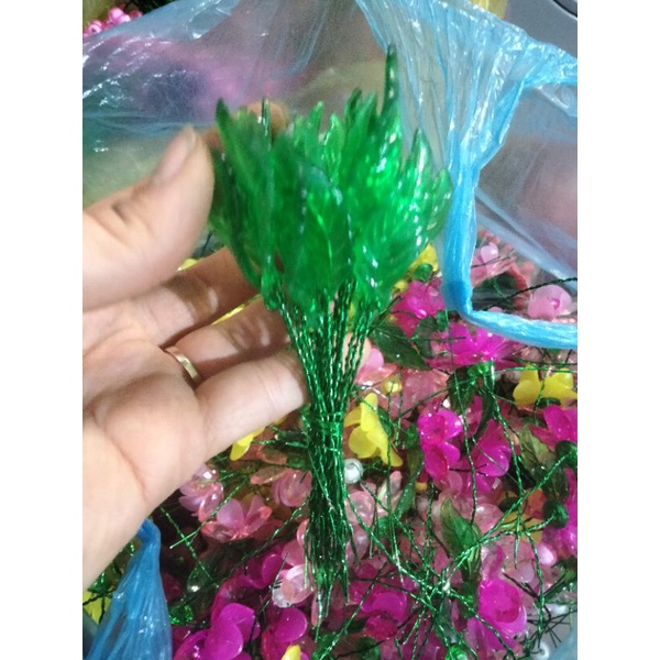 Set 20 lá xanh xoắn kẽm sẵn cho hoa mai,hoa đào