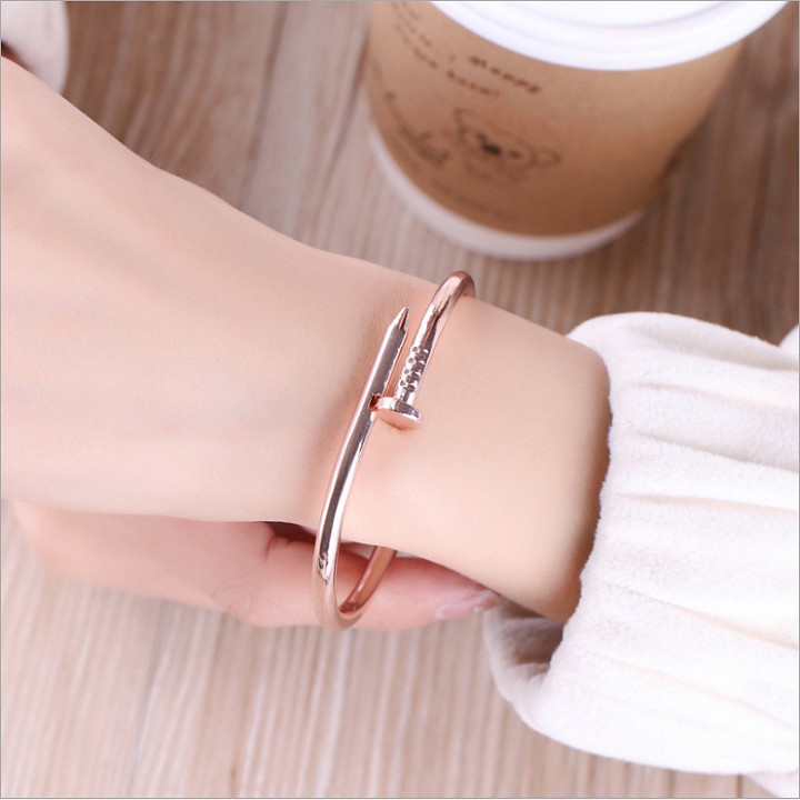 Vòng Tay Đinh Inox Nam Nữ