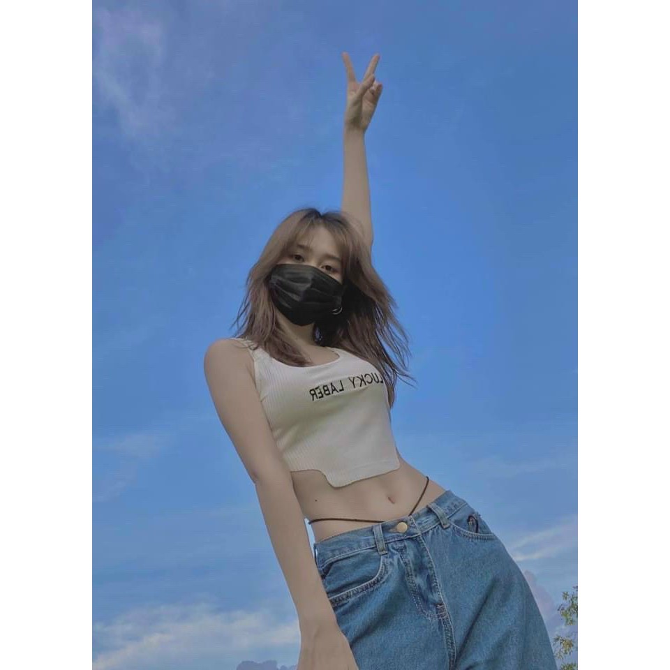 Áo hai dây vuông croptop thêu chữ nhọn trước khoét eo cực xinh , chất thun gân mềm mịn